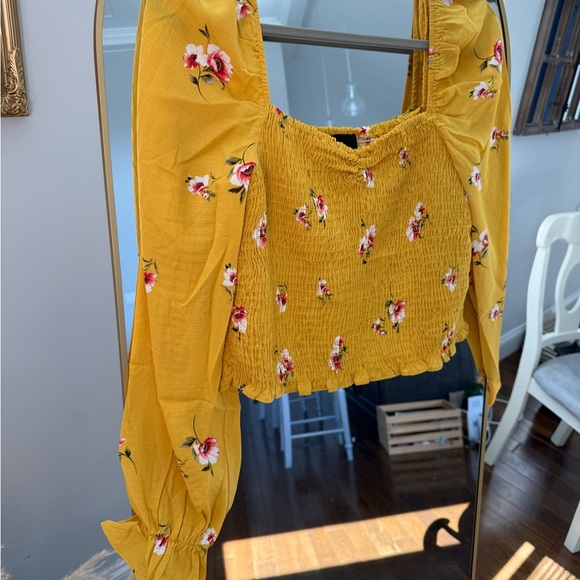 Floral Yellow Smocked Top - Picture 4 of 4